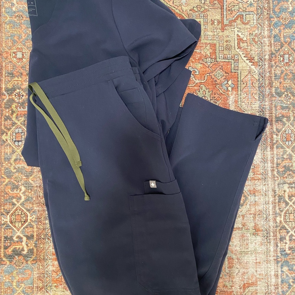 Figs Medium Scrubs in quiet navy